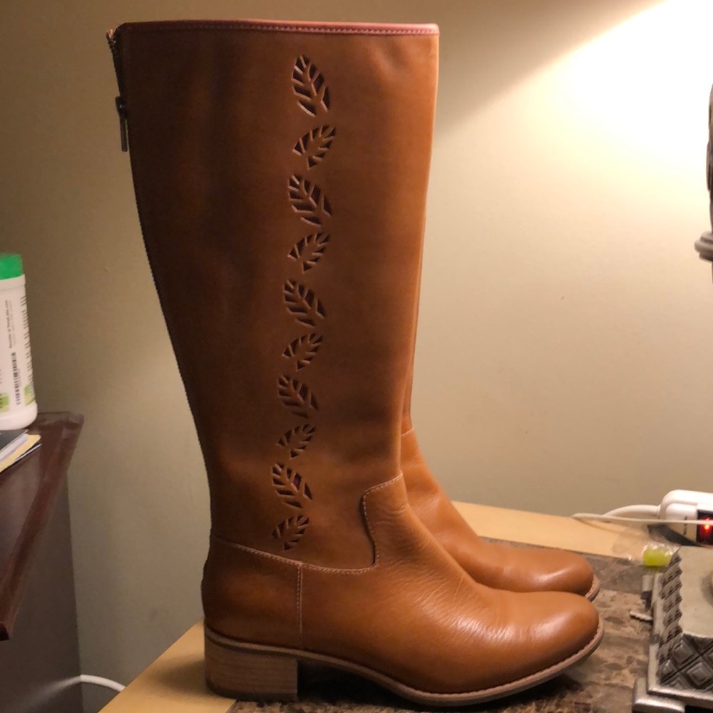 Timberland Brown Calf Boots. Size 7.